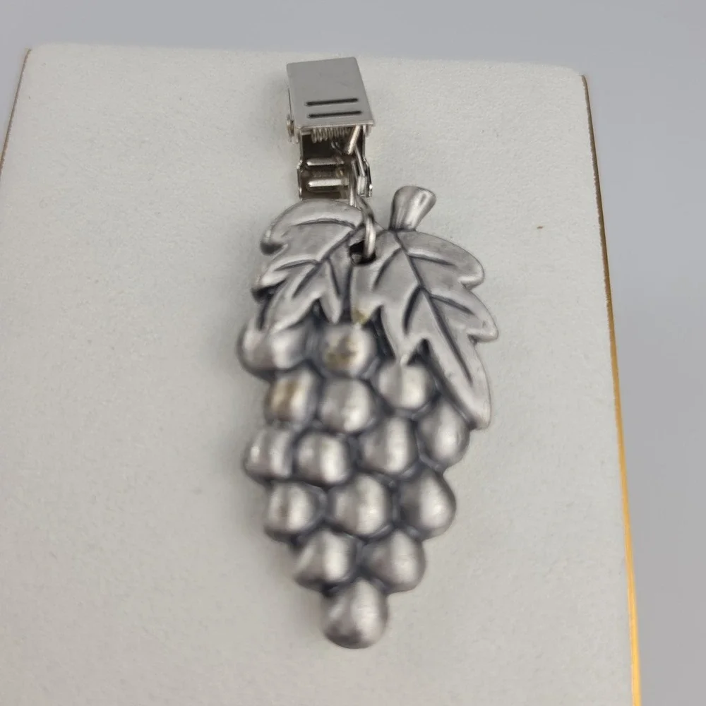 Metalla Prodyne Pewter Grape Cluster Tablecloth Weights Set of 4 New